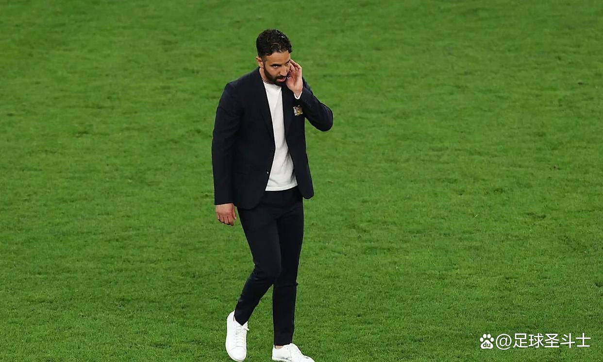 曼联法甲新星争夺战面临多方夹击,转会操作需提速